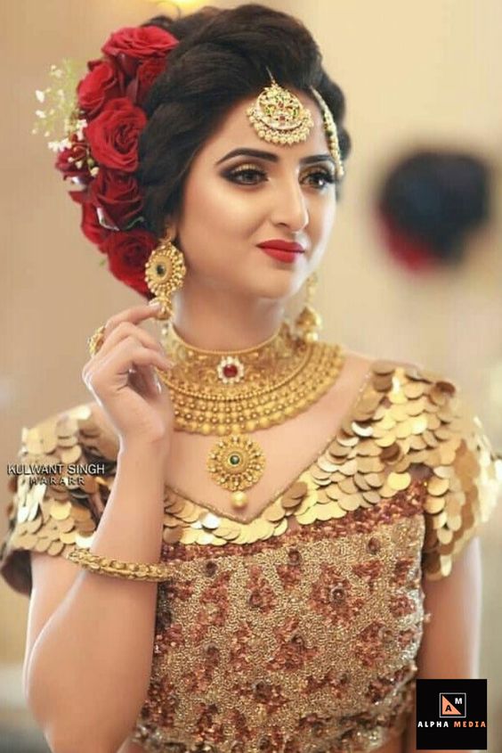 15 Best Bridal Hairstyles for Round Faces | Styles At Life-gemektower.com.vn